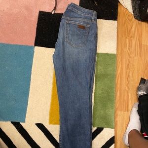 Light blue washed jeans